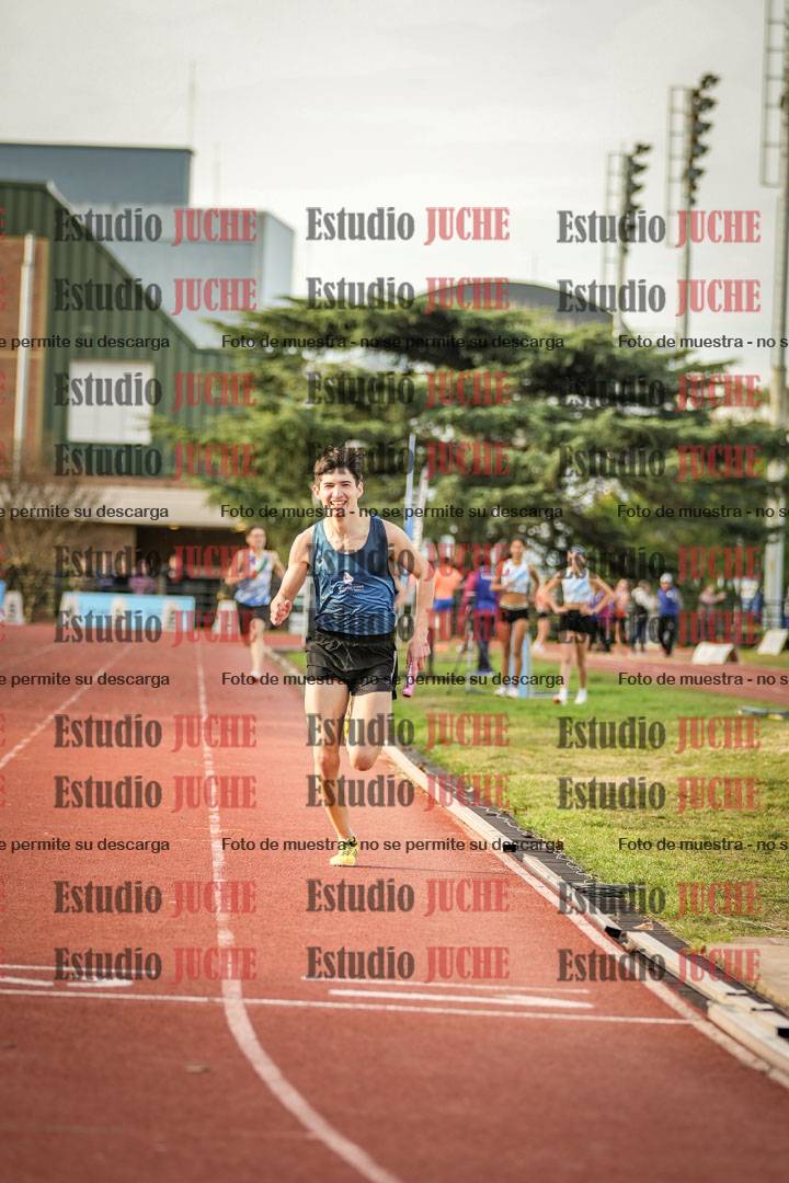 Fotos de las Postas 8x300 m mixta