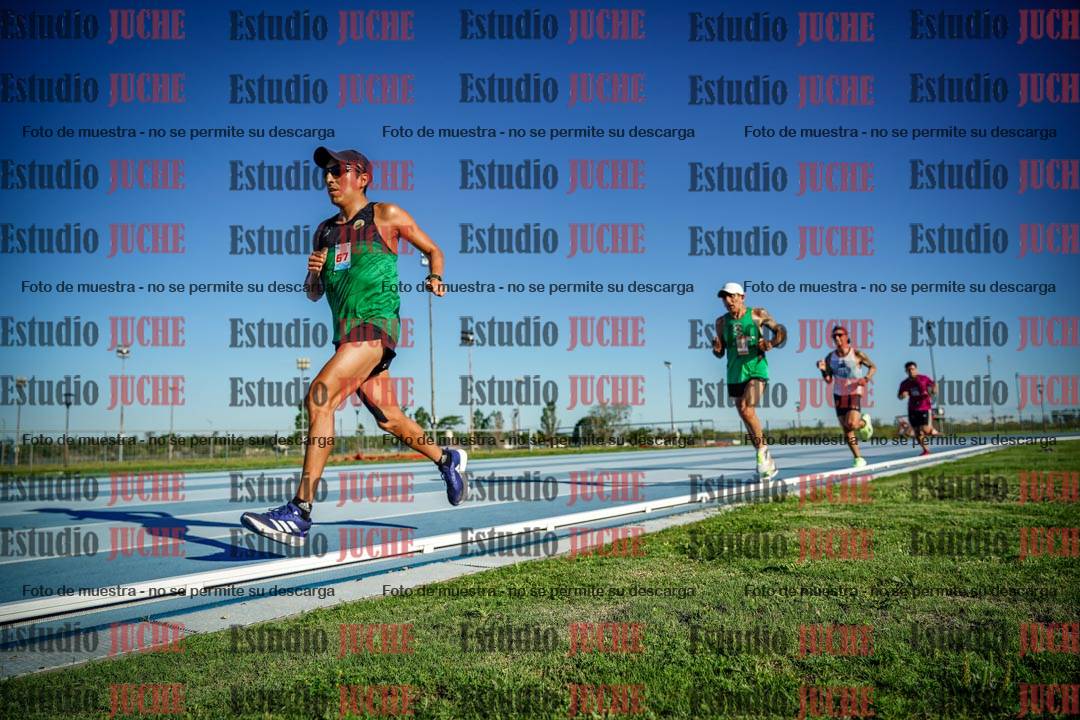 Fotos de los 3000 m llanos de varones