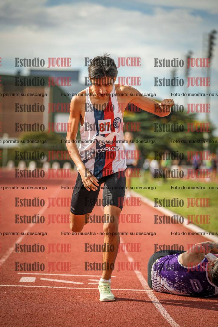 Fotos de los 800 m llanos de varones