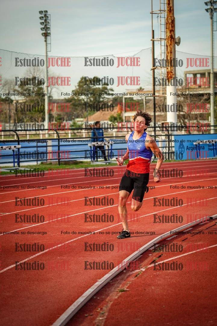 Fotos de las Postas 8x300 m mixta