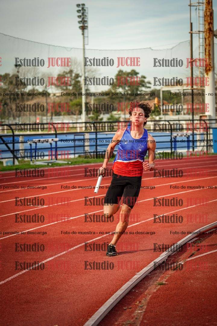 Fotos de las Postas 8x300 m mixta