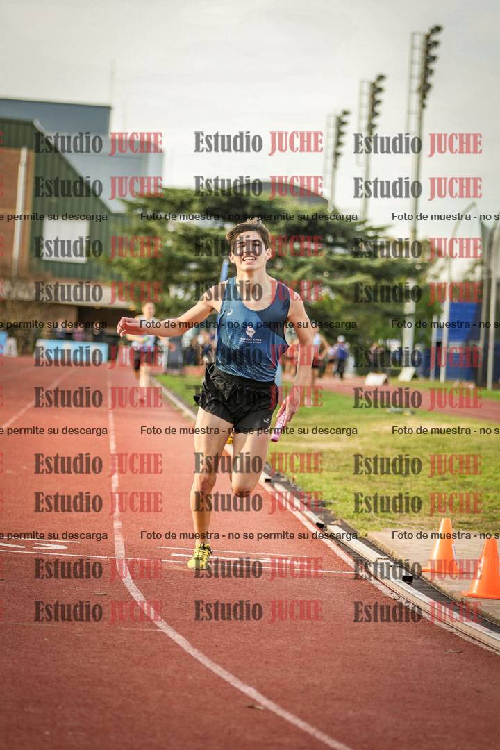 Fotos de las Postas 8x300 m mixta