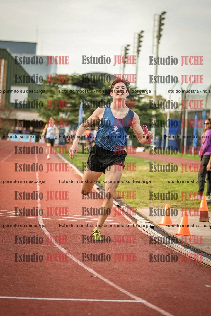 Fotos de las Postas 8x300 m mixta