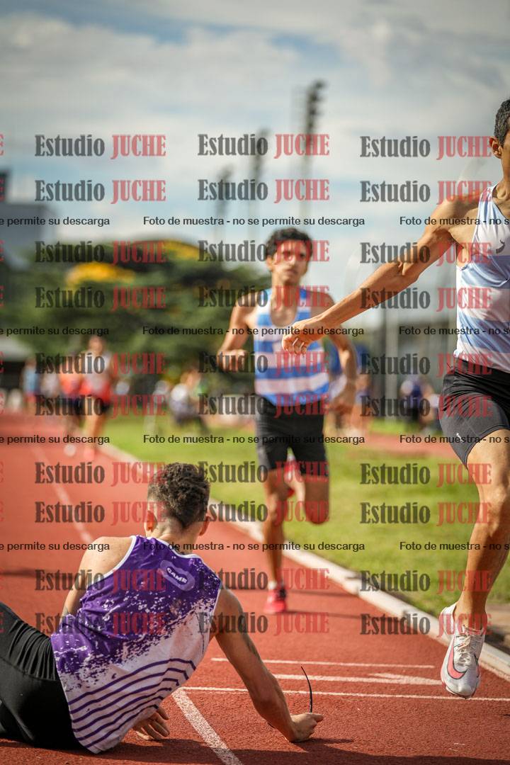 Fotos de los 800 m llanos de varones