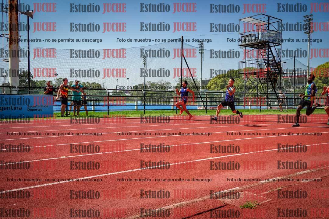 Fotos de los 200 m llanos de varones