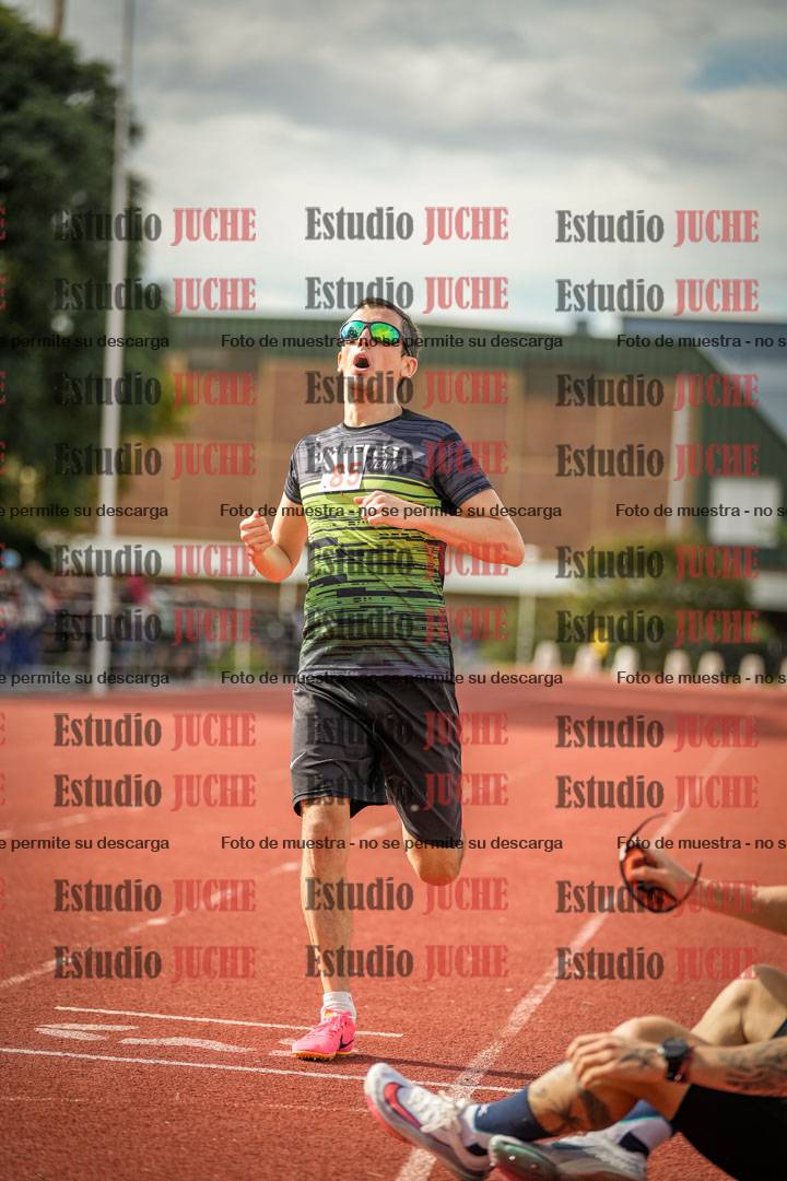 Fotos de los 800 m llanos de varones