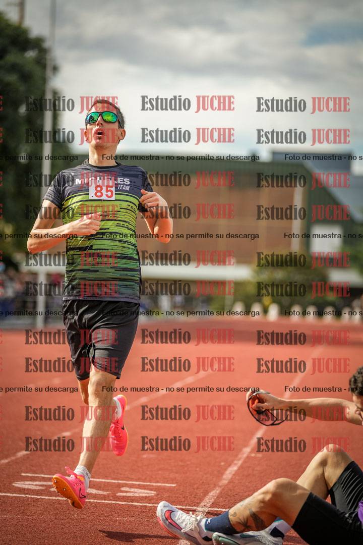 Fotos de los 800 m llanos de varones