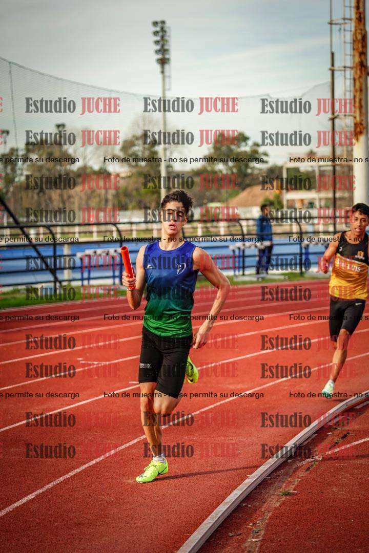 Fotos de las Postas 8x300 m mixta