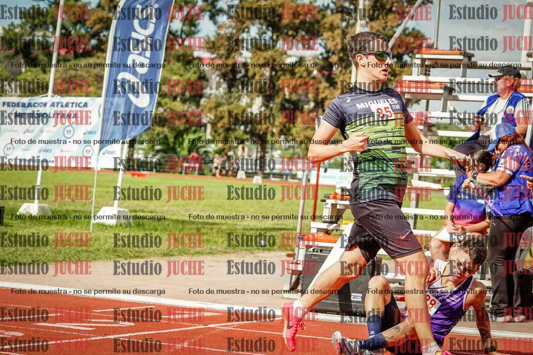 Fotos de los 800 m llanos de varones