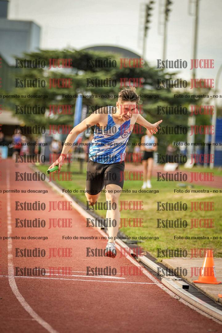 Fotos de las Postas 8x300 m mixta