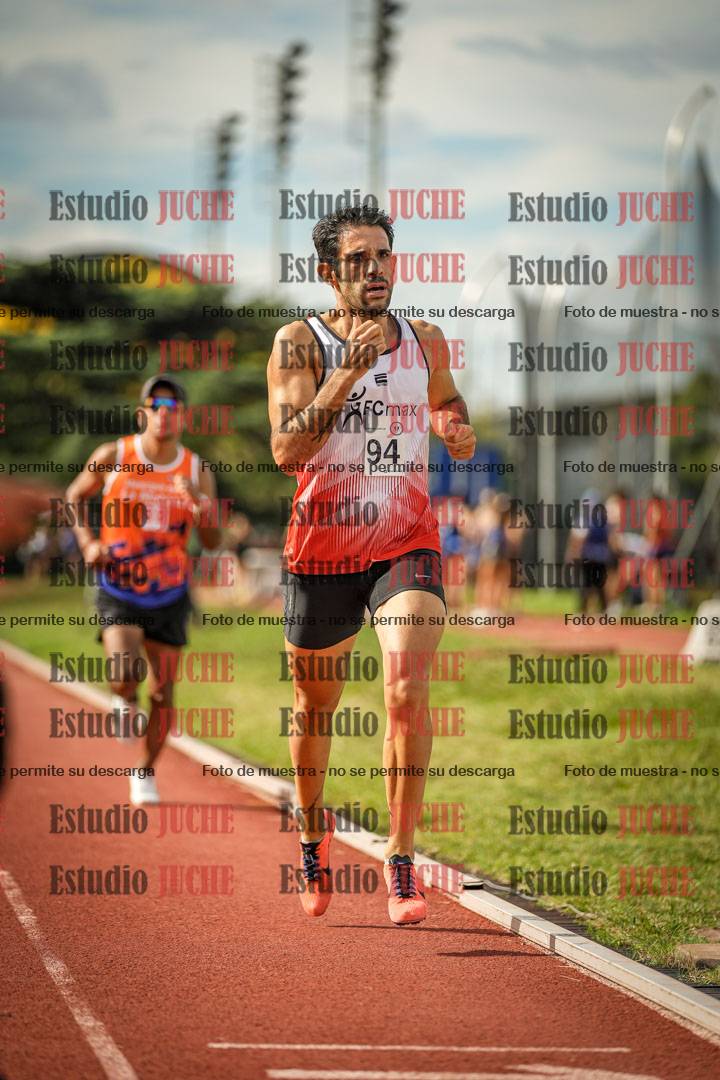 Fotos de los 800 m llanos de varones