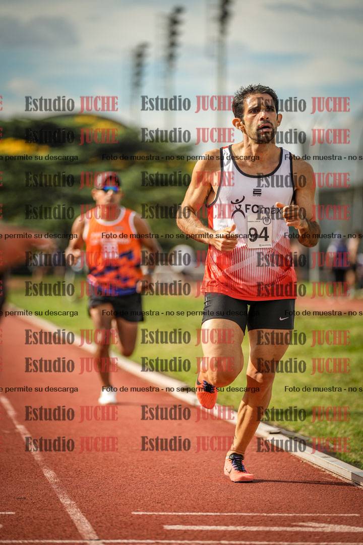 Fotos de los 800 m llanos de varones