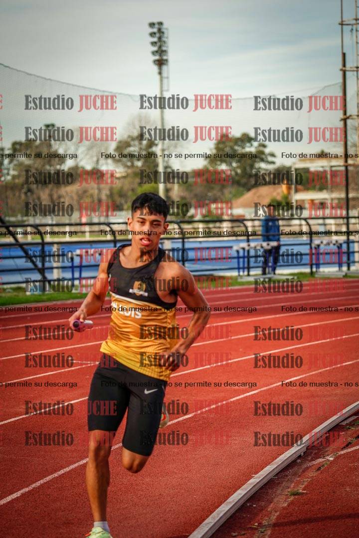 Fotos de las Postas 8x300 m mixta