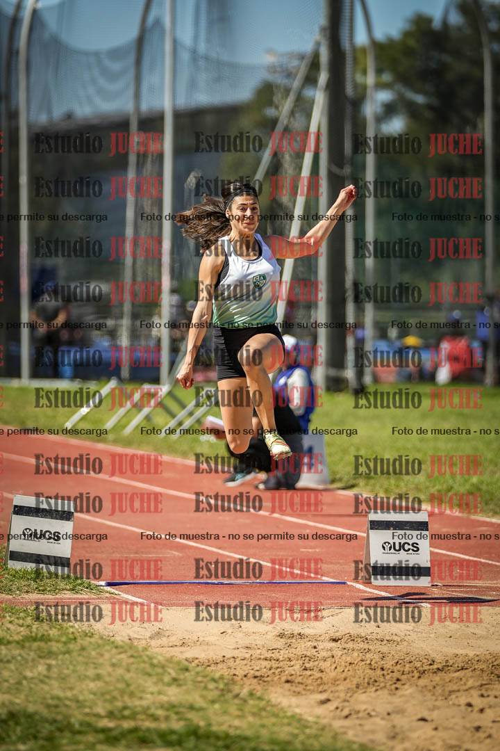 Fotos del salto en largo de mujeres