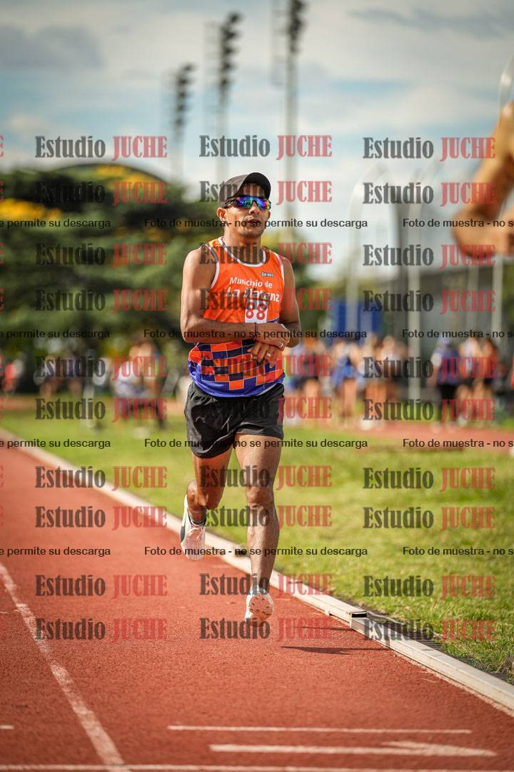 Fotos de los 800 m llanos de varones