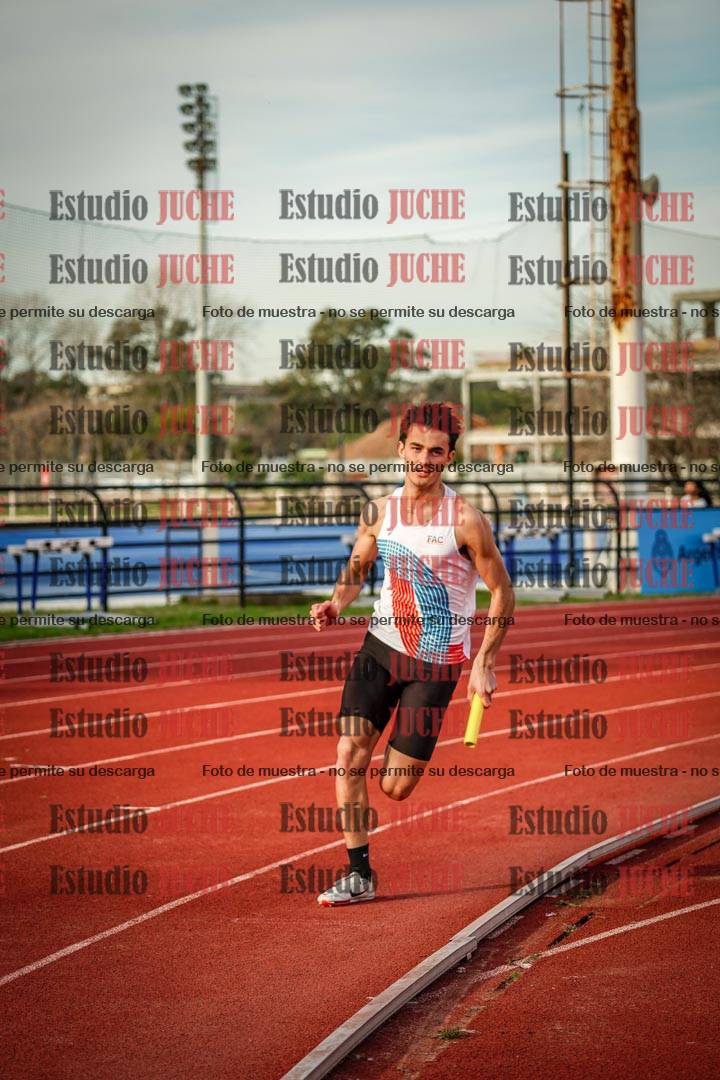 Fotos de las Postas 8x300 m mixta