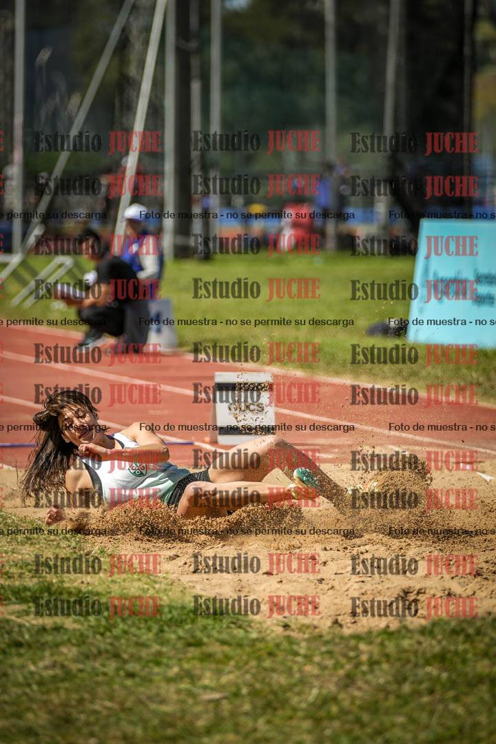 Fotos del salto en largo de mujeres