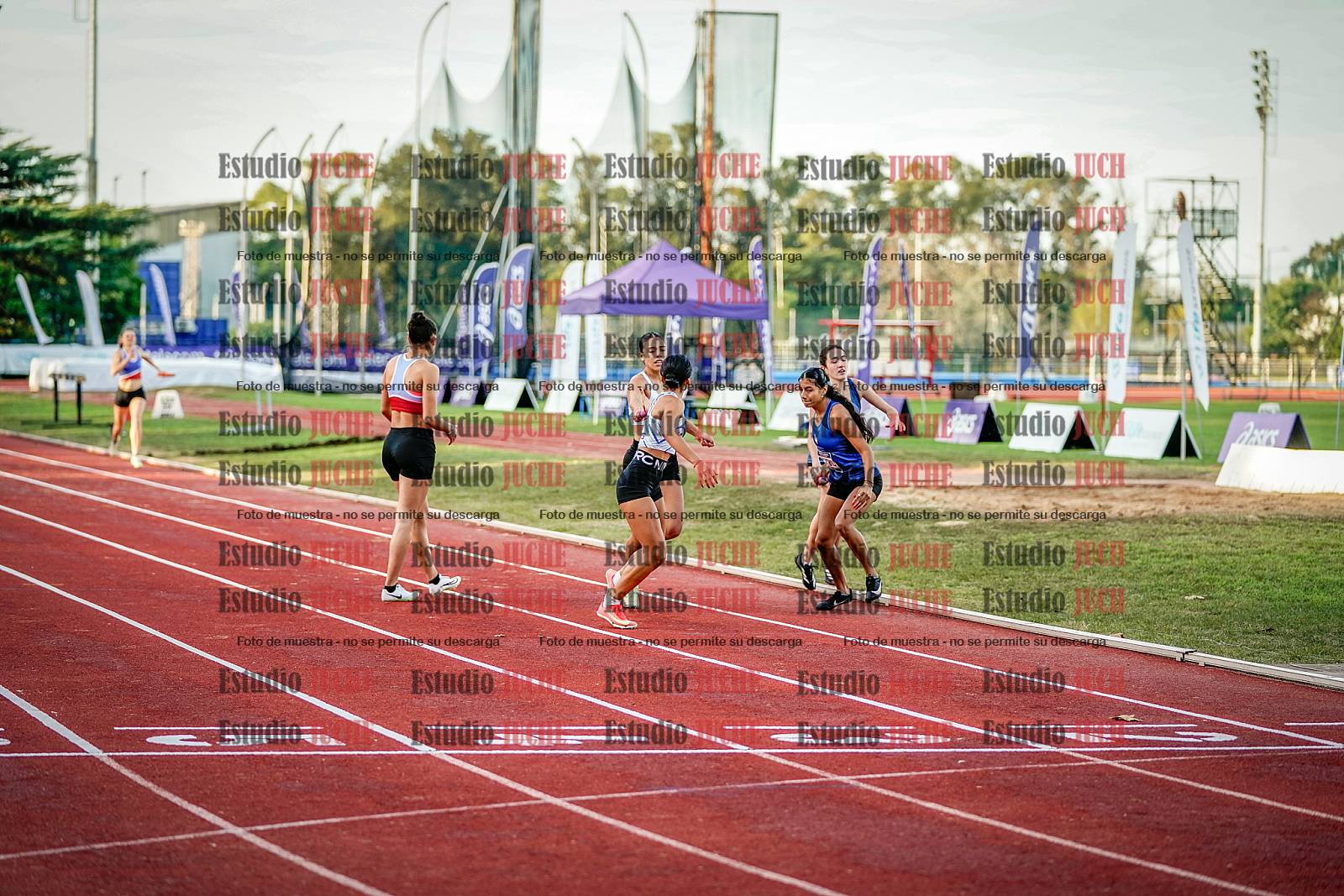 Fotos de las postas 4x400 m de mujeres