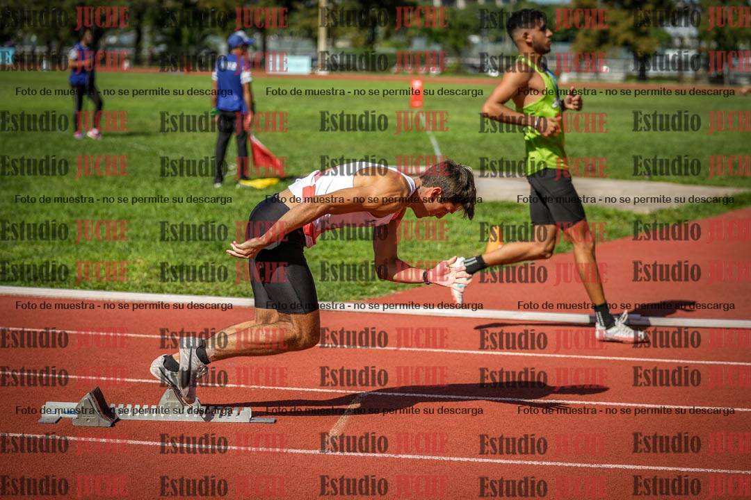 Fotos de los 400 m llanos de varones