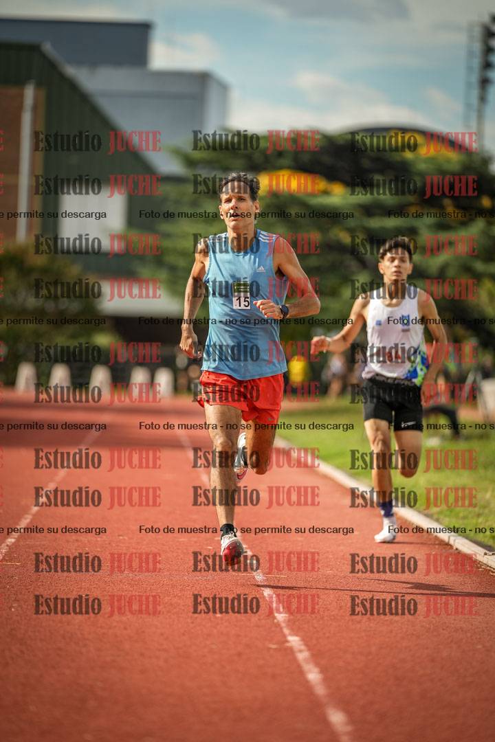 Fotos de los 800 m llanos de varones