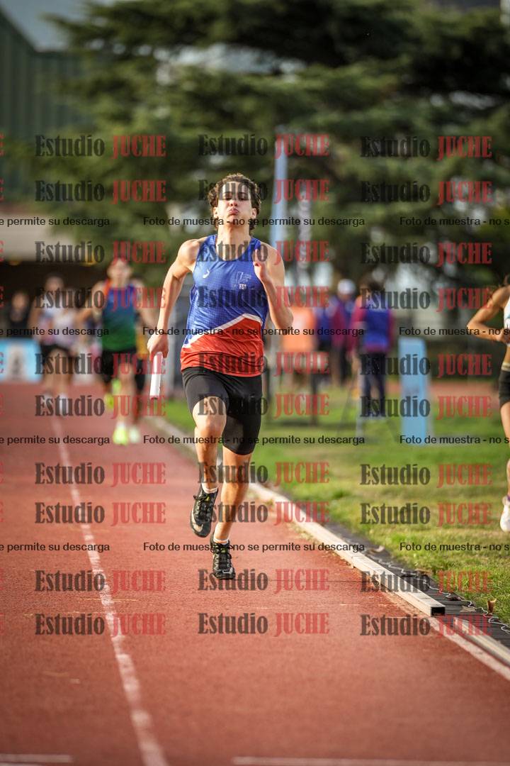Fotos de las Postas 8x300 m mixta