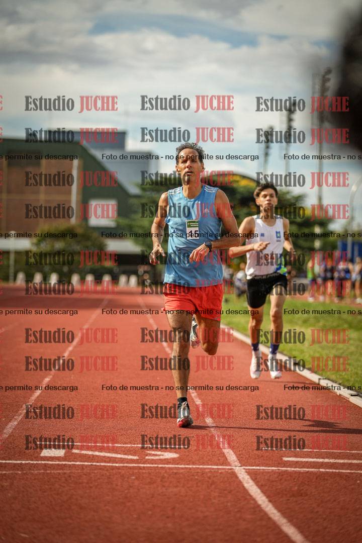 Fotos de los 800 m llanos de varones