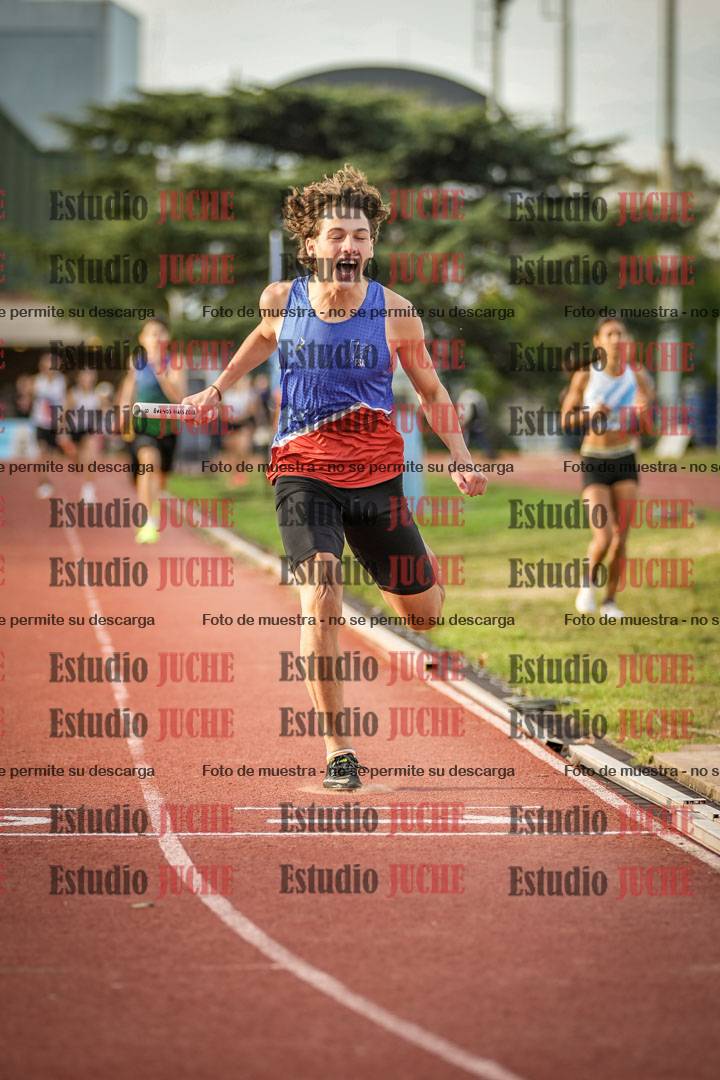 Fotos de las Postas 8x300 m mixta