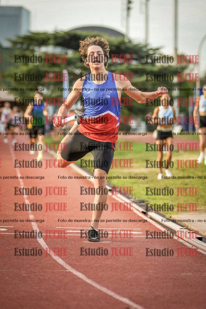 Fotos de las Postas 8x300 m mixta
