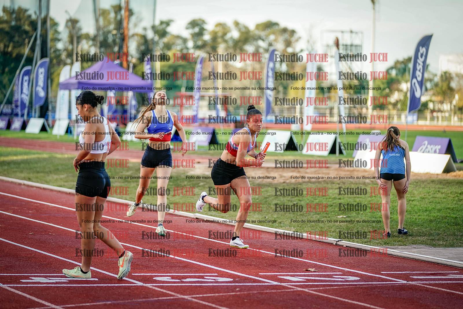 Fotos de las postas 4x400 m de mujeres