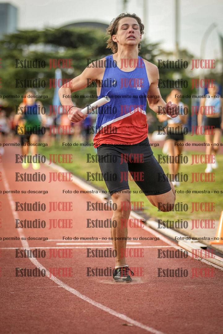 Fotos de las Postas 8x300 m mixta