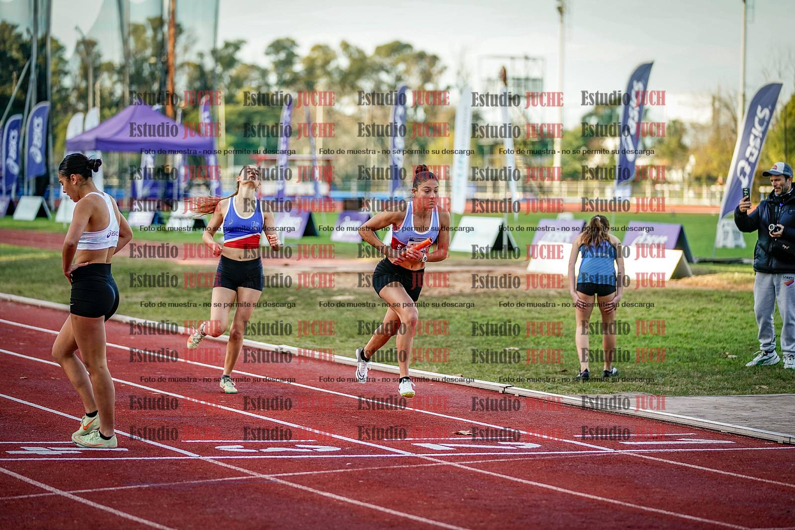 Fotos de las postas 4x400 m de mujeres