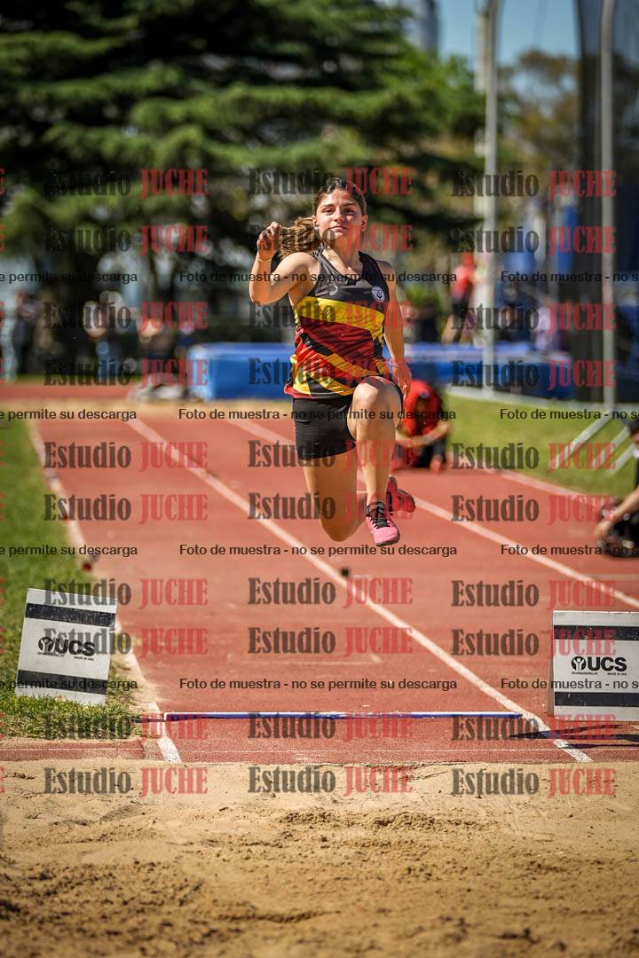 Fotos del salto en largo de mujeres