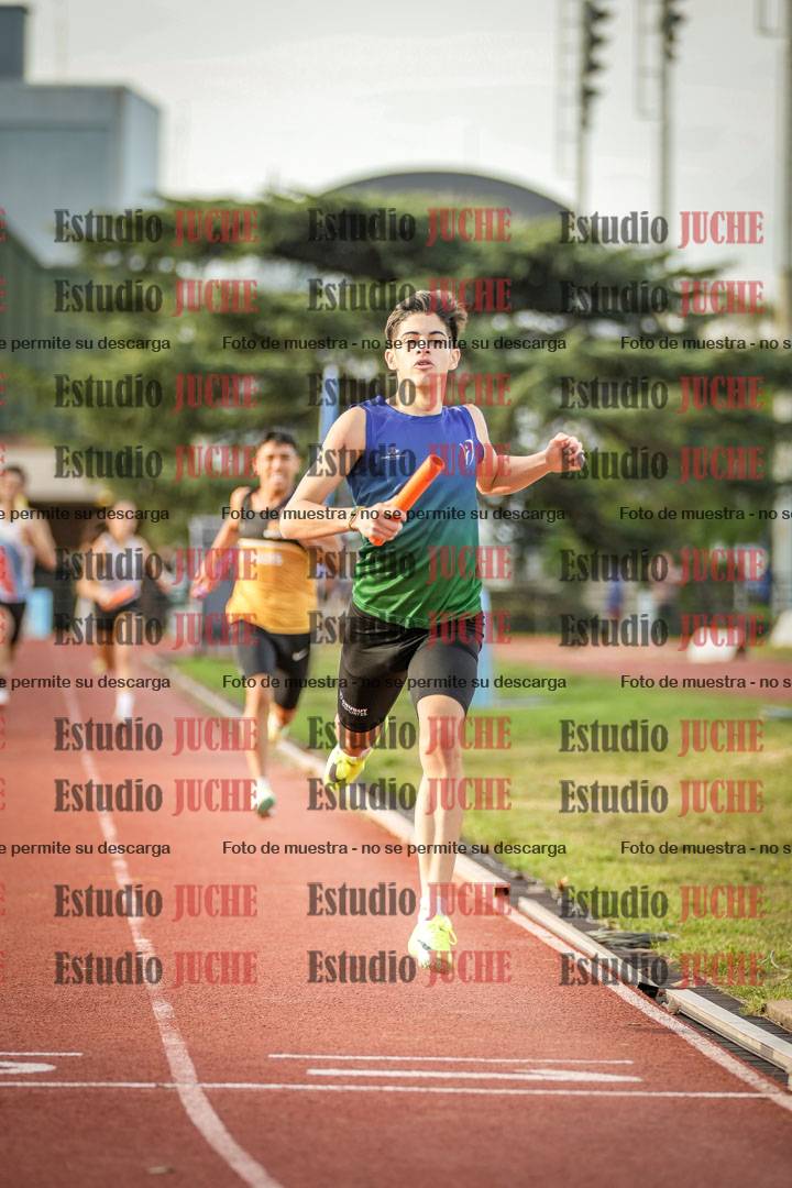 Fotos de las Postas 8x300 m mixta