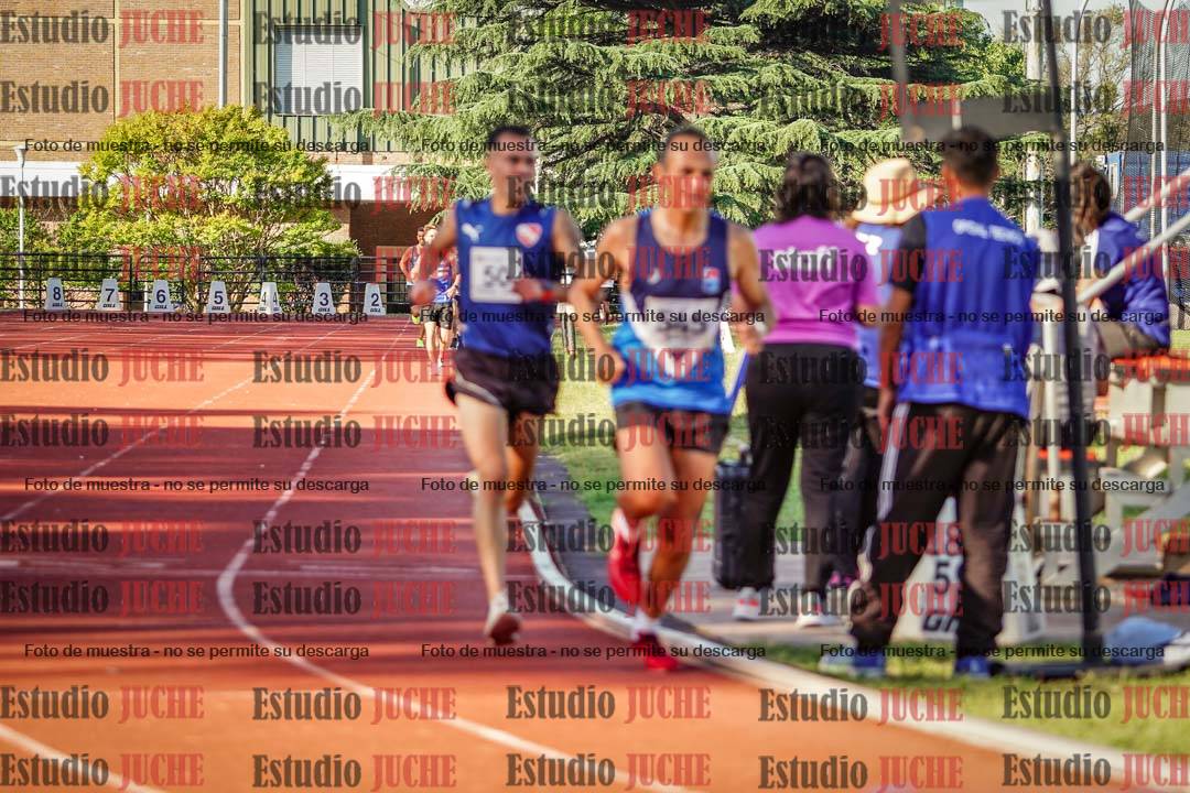 Fotos de los 3000 m llanos de varones