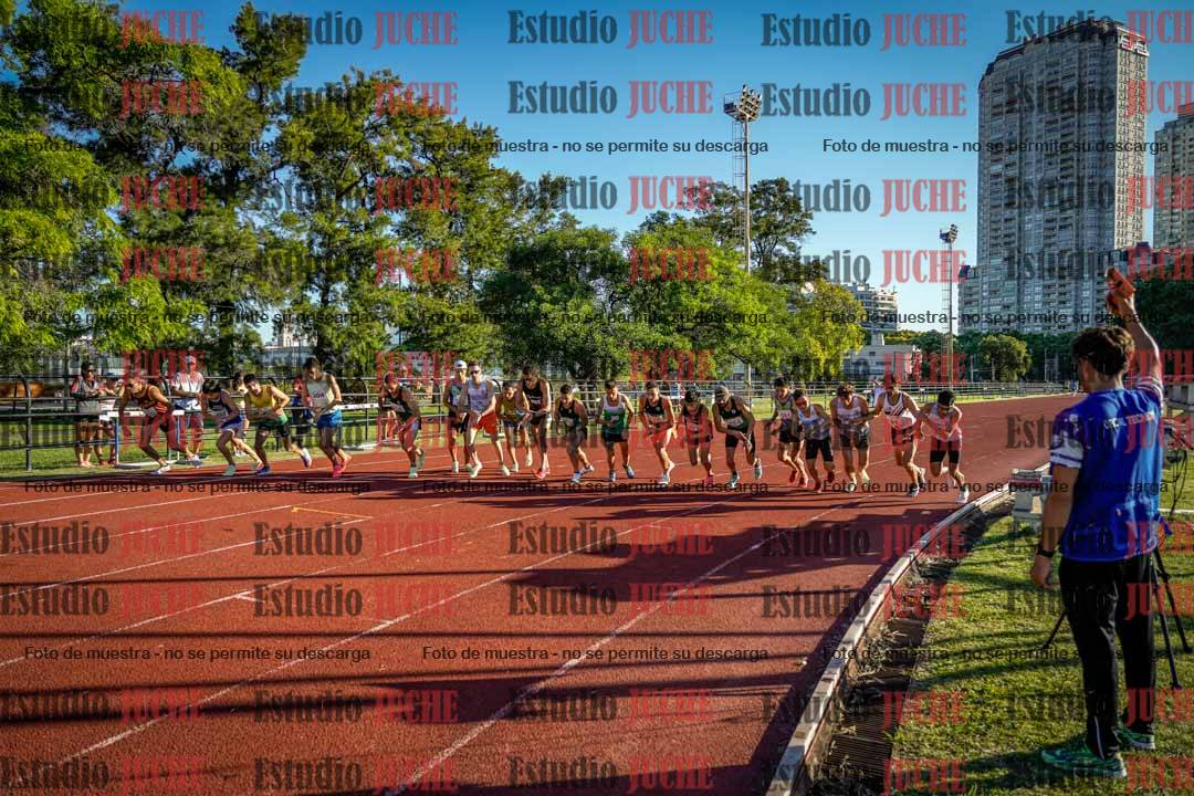 Fotos de los 3000 m llanos de varones