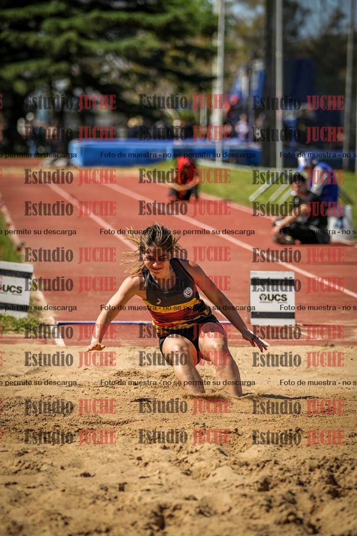 Fotos del salto en largo de mujeres