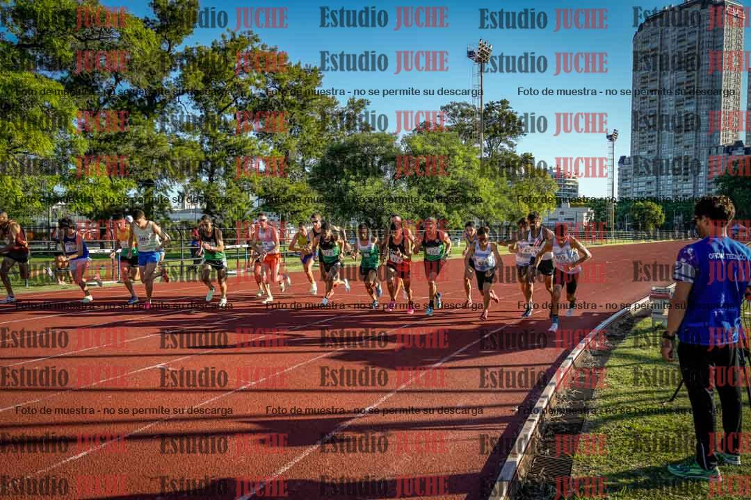 Fotos de los 3000 m llanos de varones