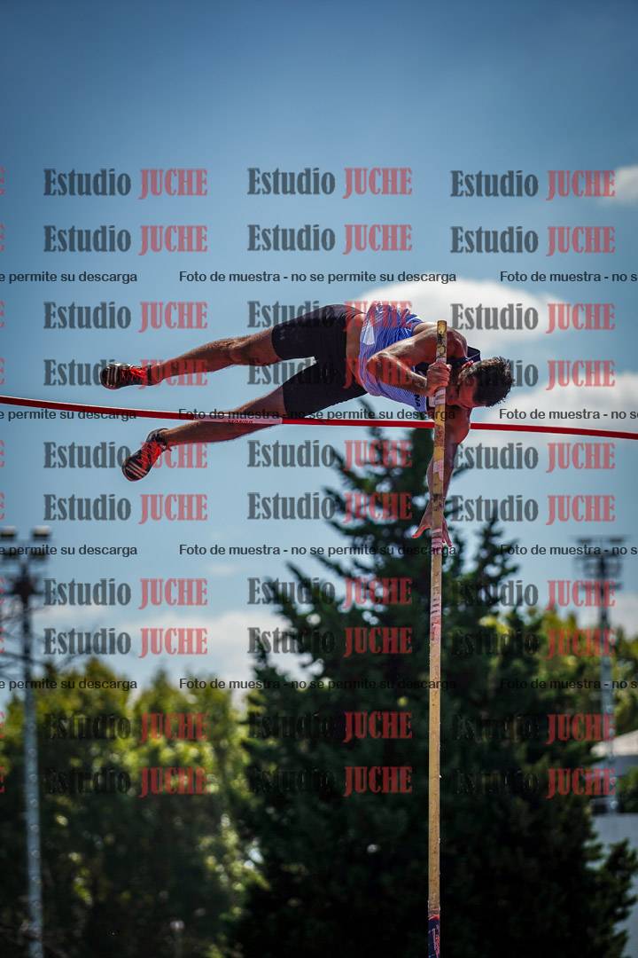 Fotos del salto con garrocha de varones - decatlón 8