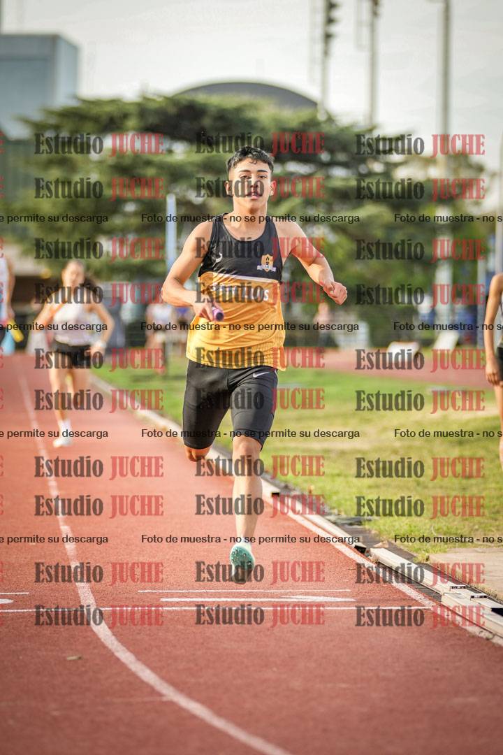 Fotos de las Postas 8x300 m mixta