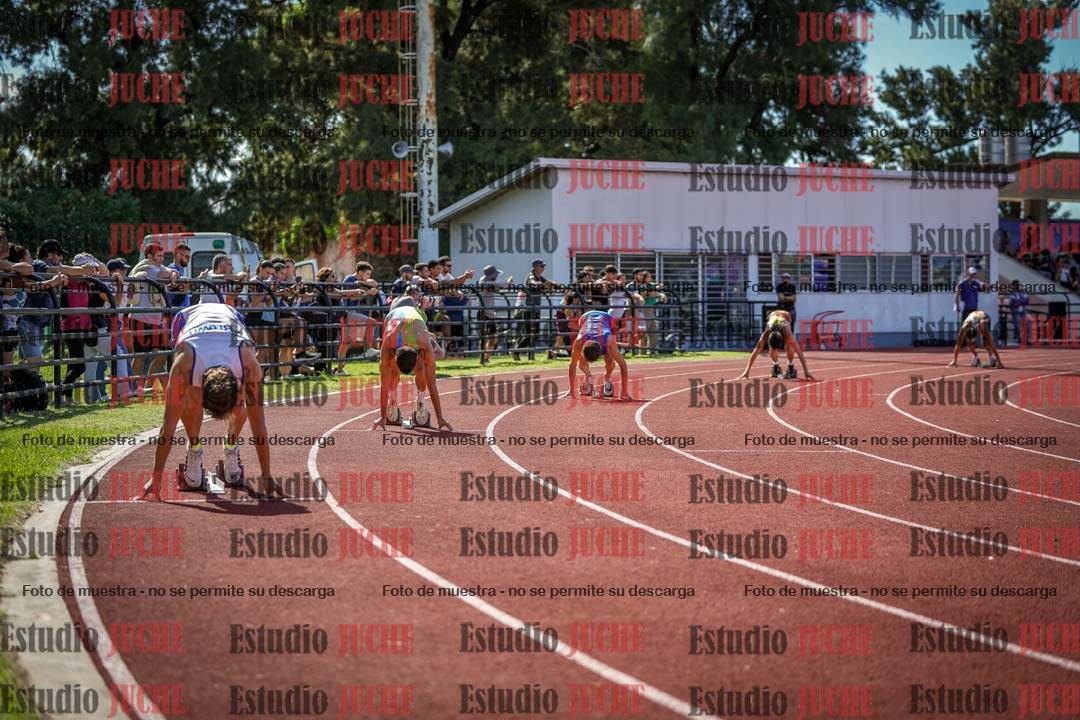 Fotos de los 400 m llanos de varones