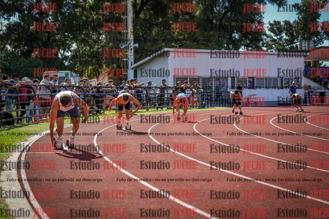 Fotos de los 400 m llanos de varones