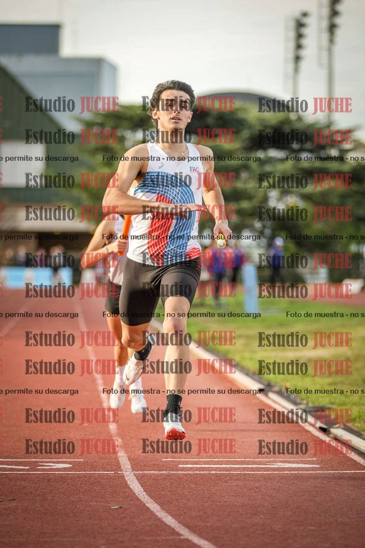 Fotos de las Postas 8x300 m mixta