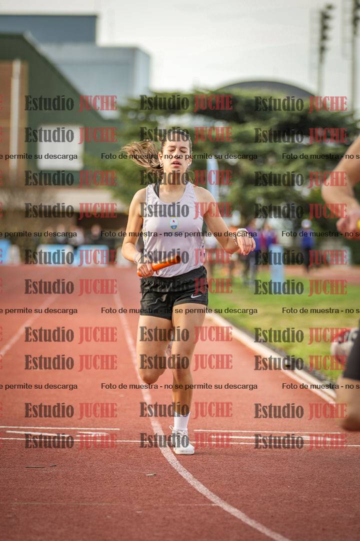 Fotos de las Postas 8x300 m mixta