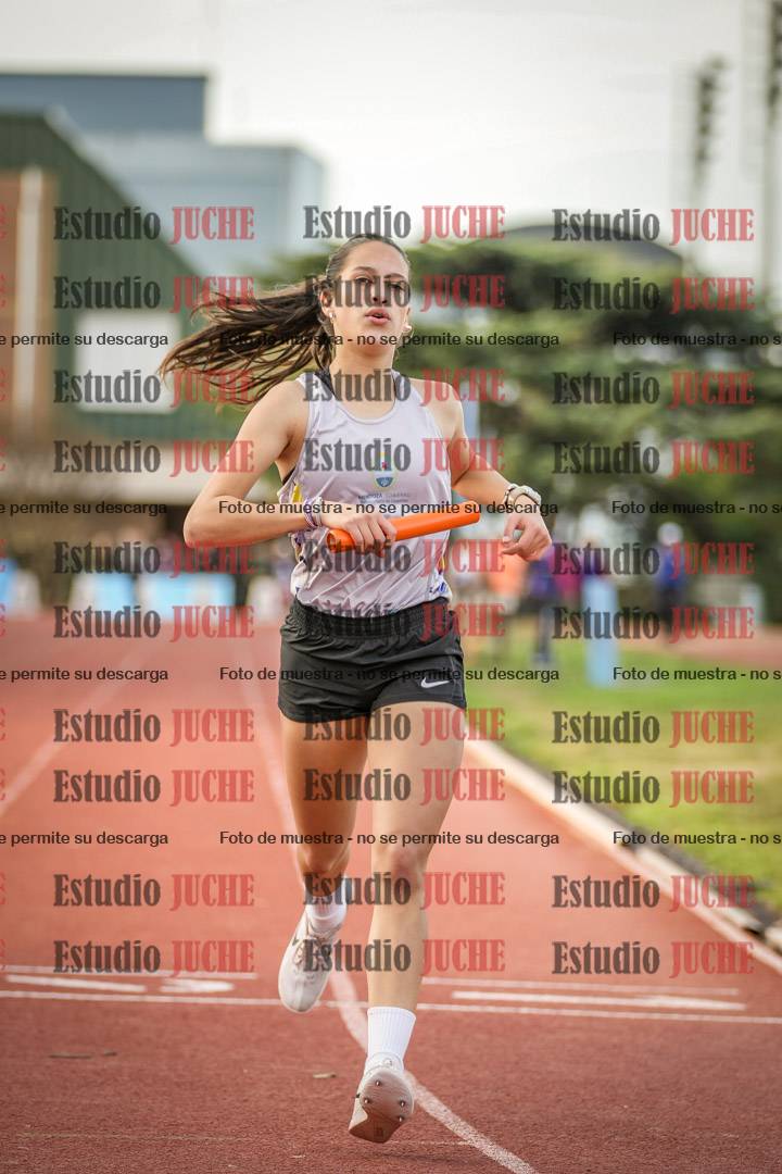 Fotos de las Postas 8x300 m mixta