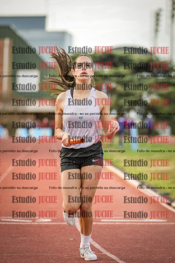 Fotos de las Postas 8x300 m mixta