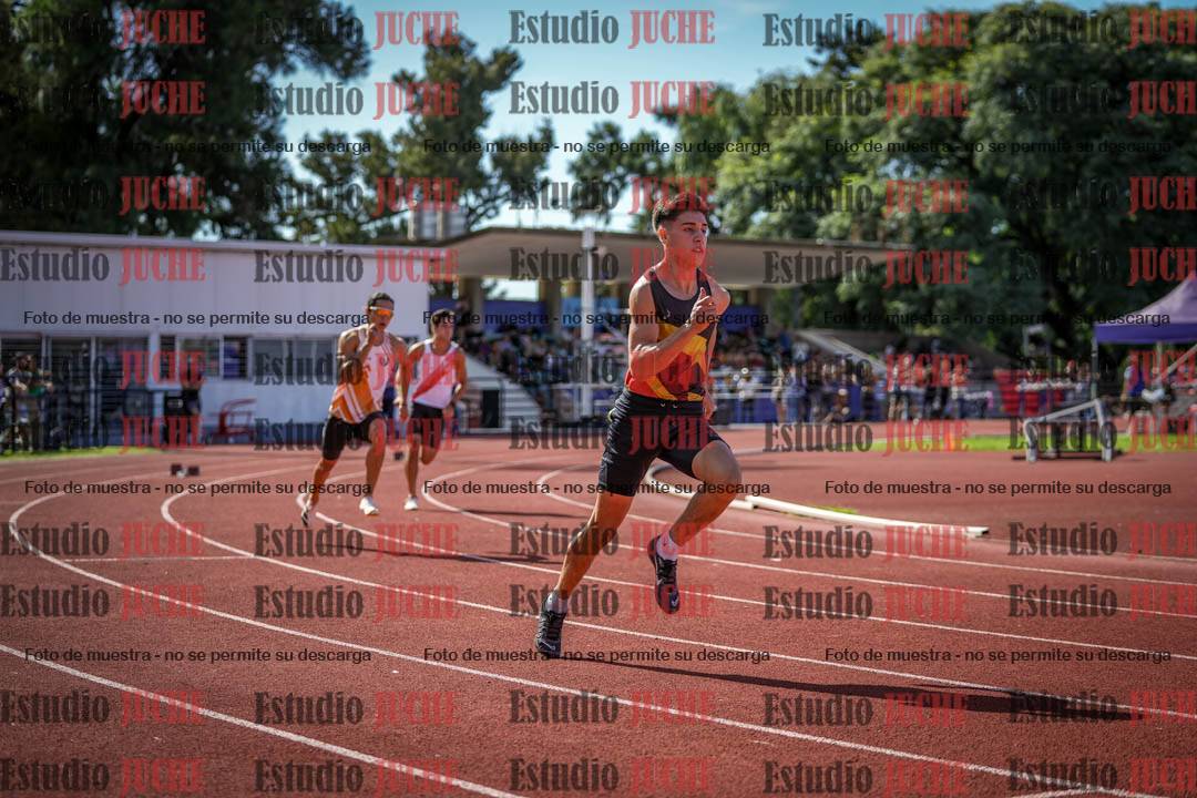 Fotos de los 400 m llanos de varones
