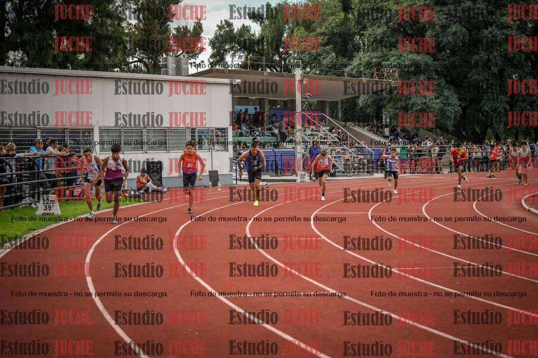 Fotos de los 800 m llanos de varones