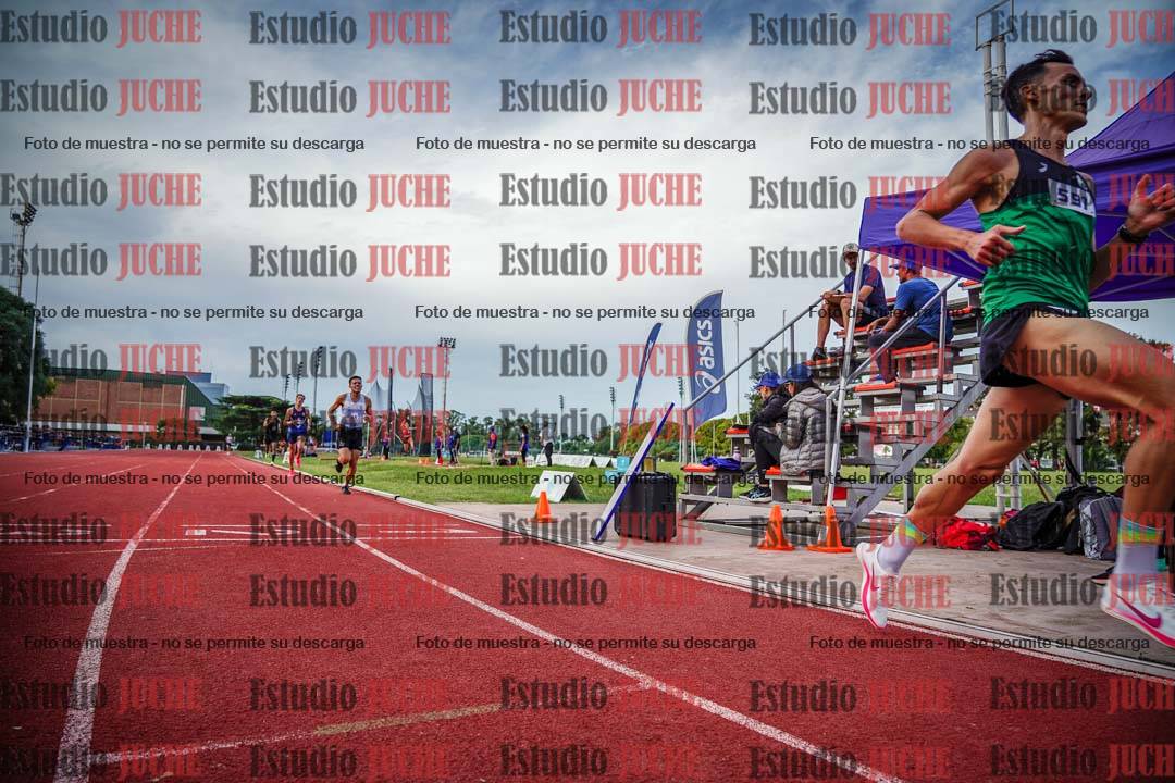Fotos de los 3000 m llanos de varones