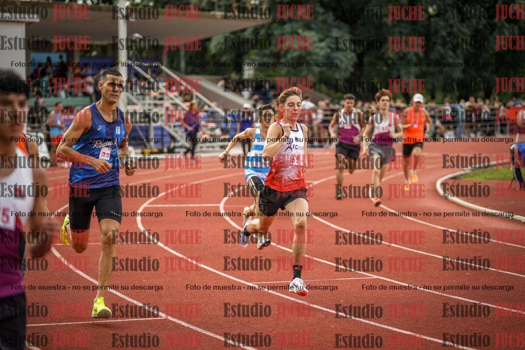 Fotos de los 800 m llanos de varones