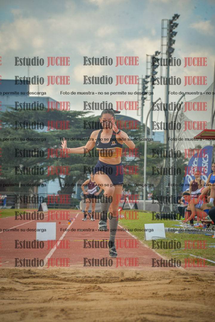 Fotos del salto en largo de mujeres